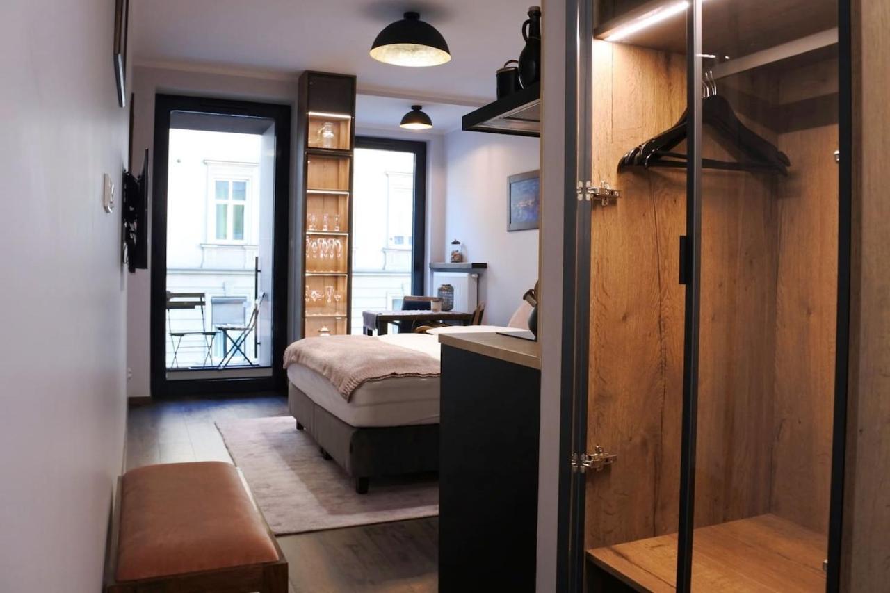 Boutique 108 - Old City, Luxury Apt. With A Garage Krakow Exterior photo